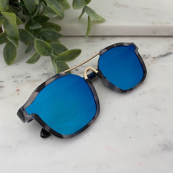 "Hadley" Sunglasses || Blue Mirror Speckled - Picture 2 of 8
